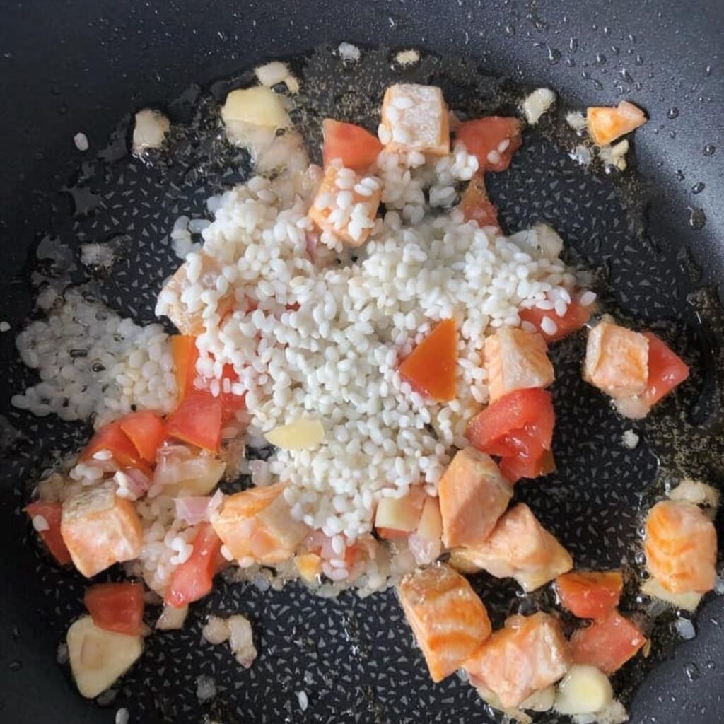 Doublehappinessasiafoods_babyfoodrecipe_broth_seasoning_blw_fingerfood_toddlermeal_seafood_tomato_rissoto_recipe